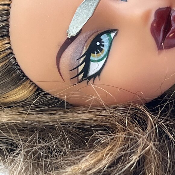 Vintage Bratz Strut It Yasmin Fashion Doll 2002 MGA Incomplete - Picture 7 of 12